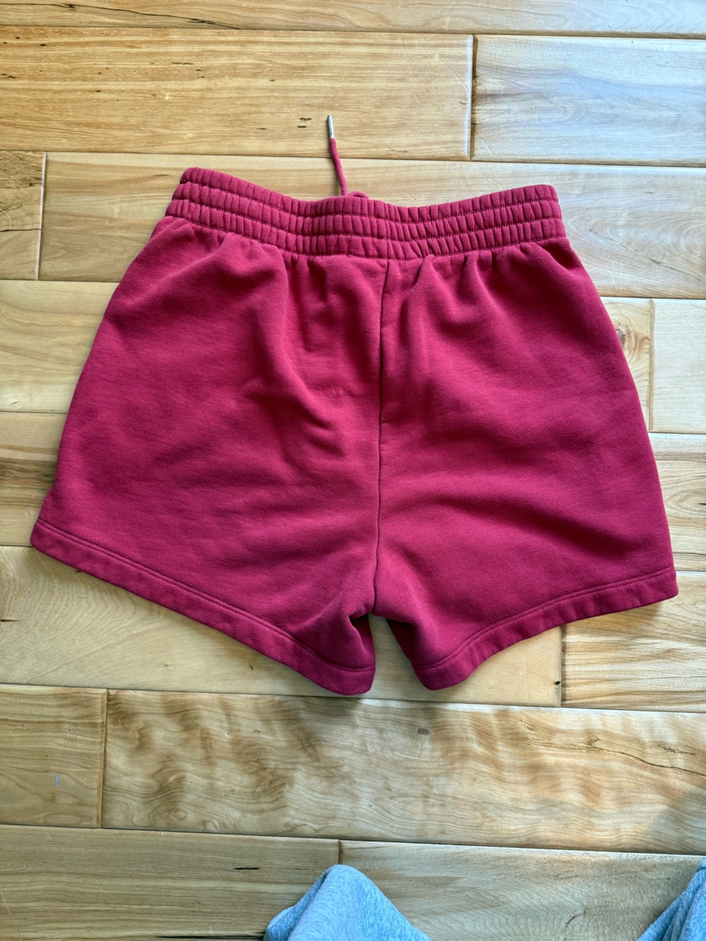 Abercrombie & Fitch Women's Red Shorts - Picture 2 of 3